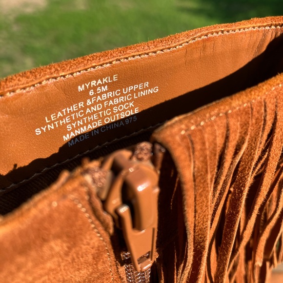 NWOT Steve Madden camel Myrakle suede fringe heeled booties, size 6.5 - Picture 6 of 8